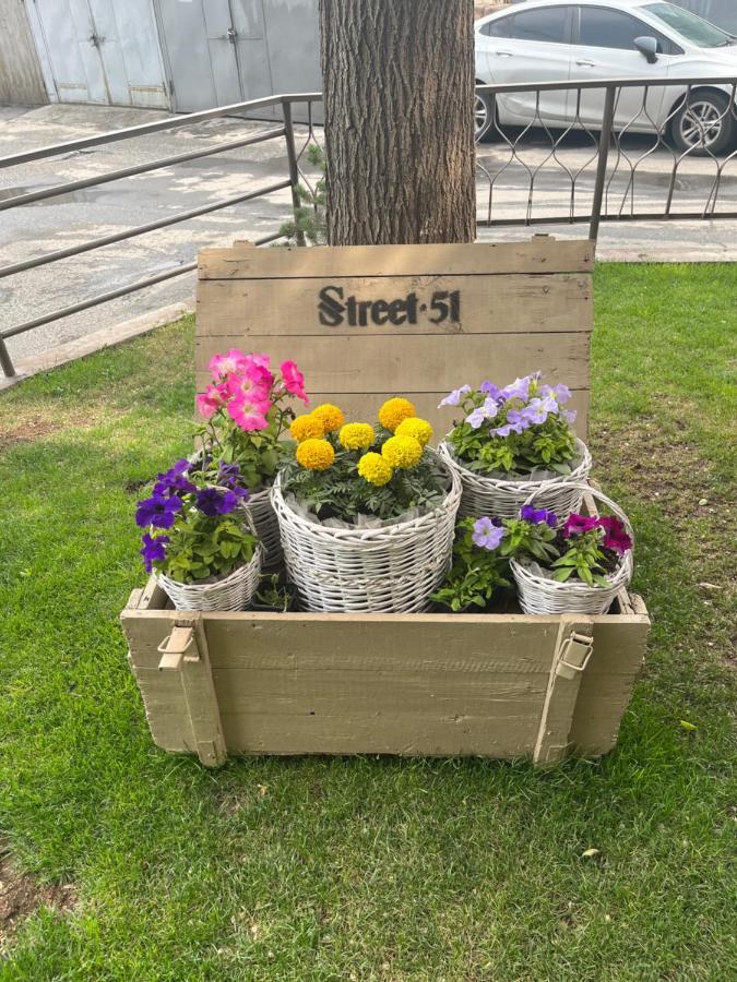 Street51 Hostel เยเรวาน ภายนอก รูปภาพ