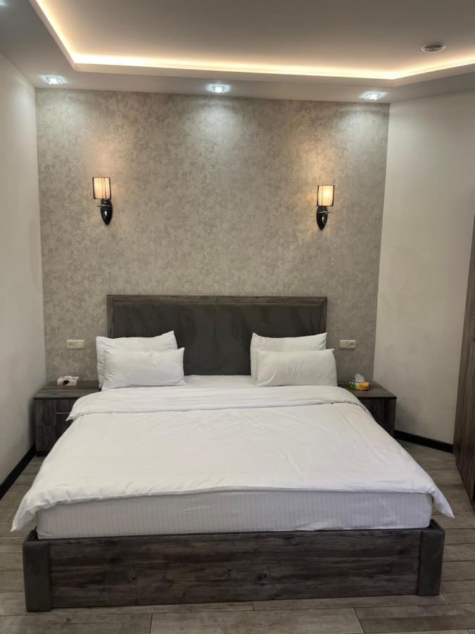 Street51 Hostel เยเรวาน ภายนอก รูปภาพ