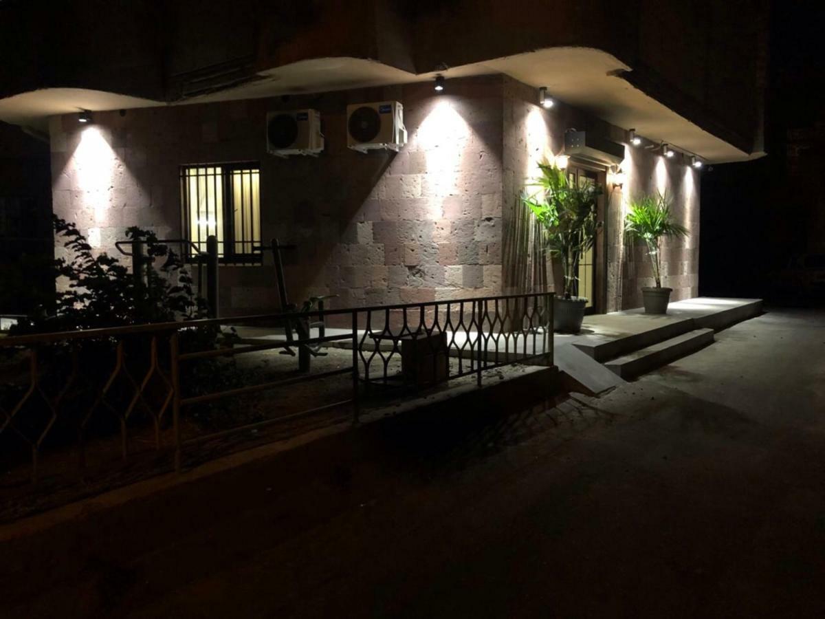 Street51 Hostel เยเรวาน ภายนอก รูปภาพ